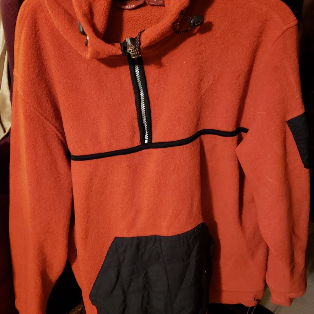 Very nice pull over fleece